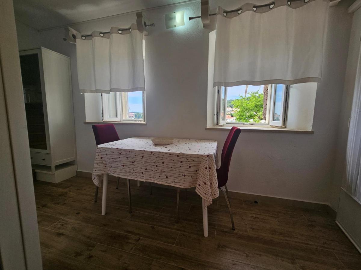 Arsenal Apartment กอร์จูลา ภายนอก รูปภาพ